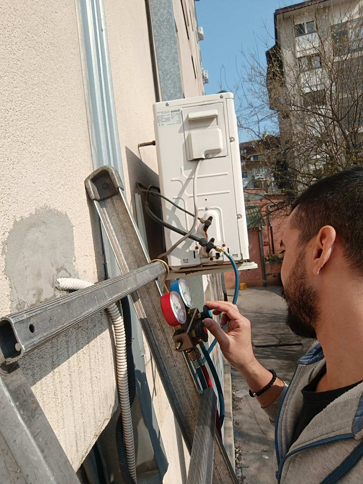 Primer 2 - Servis spoljašnje jedinice klima Beograd - popravka ventilatora